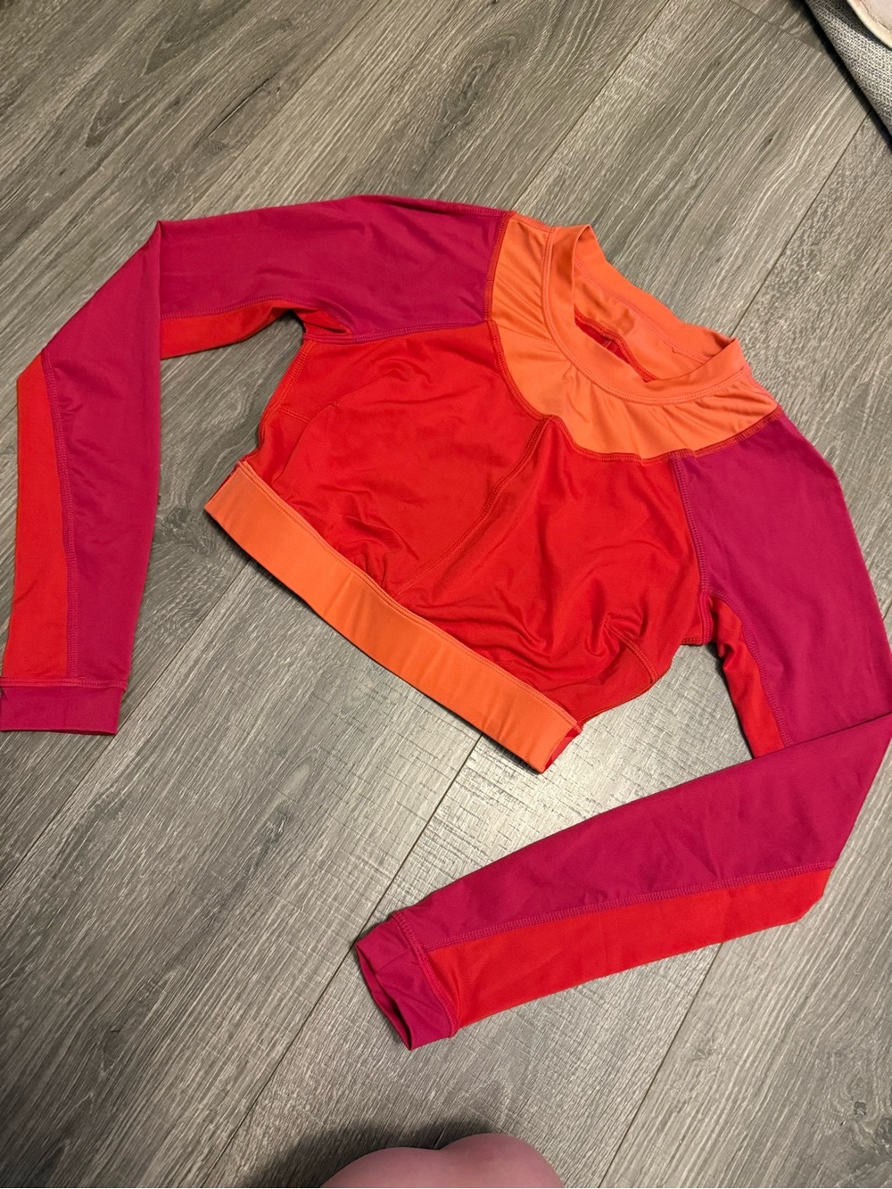 JoyLab Red & Orange Active Crop/yoga/athletic top